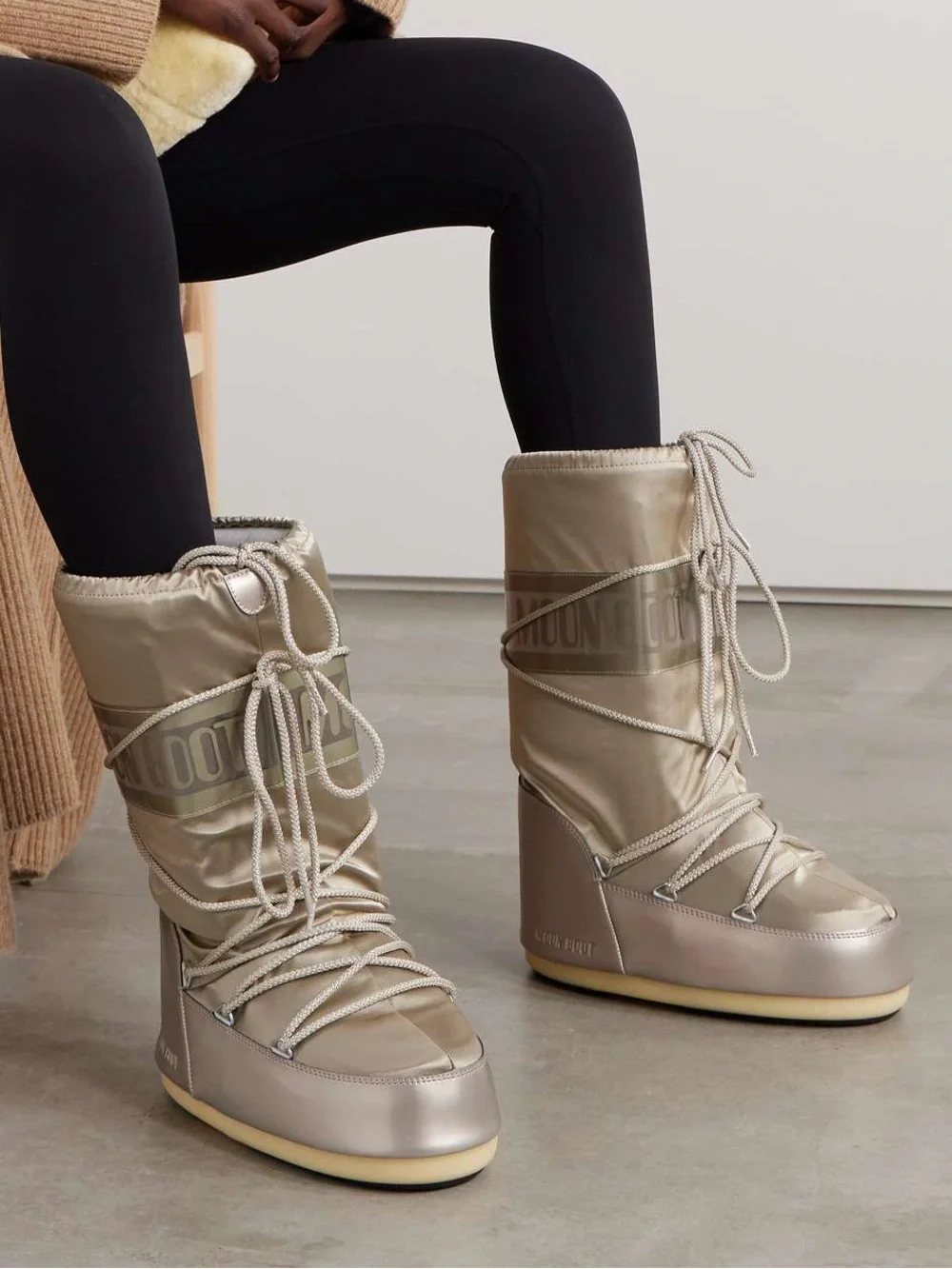 Like New! MOON BOOT Icon Glance Platinum Satin Boots’